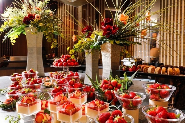 【4/7(日)～5/10(金) いちごビュッフェ】－フレッシュ苺が食べ放題！－ビュッフェプラン予約受付中。京丹後市「夕日ヶ浦温泉 時季を彩る 佳松苑」