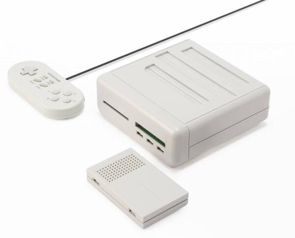 1台で11機種のレトロゲームカセットに対応した『レトロフリーク』が再入荷！