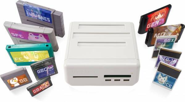 1台で11機種のレトロゲームカセットに対応した『レトロフリーク』が再入荷！