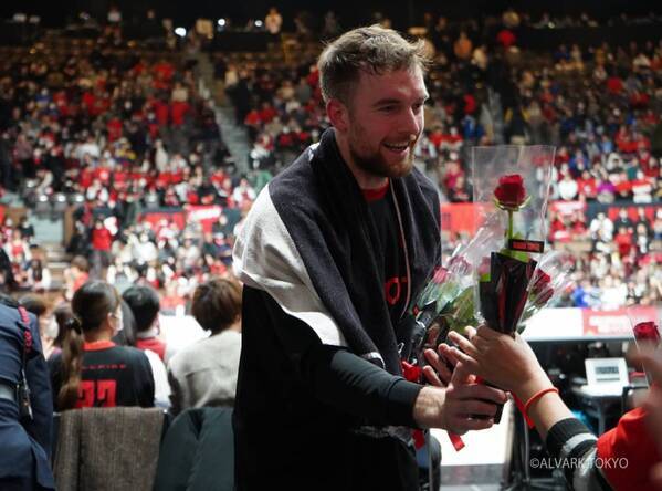 【イベントレポート】アルバルク東京 × ROSE GALLERY　〜会場彩るバラのある週末〜