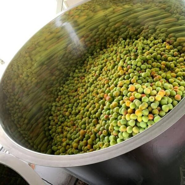 【新酒】希少性の高い梅「紅映」を100％使用した梅酒を新発売！春を思わせる柔らかな口当たりで、お花見やピクニック、大人のリラックスタイムに最適【サンクゼール】