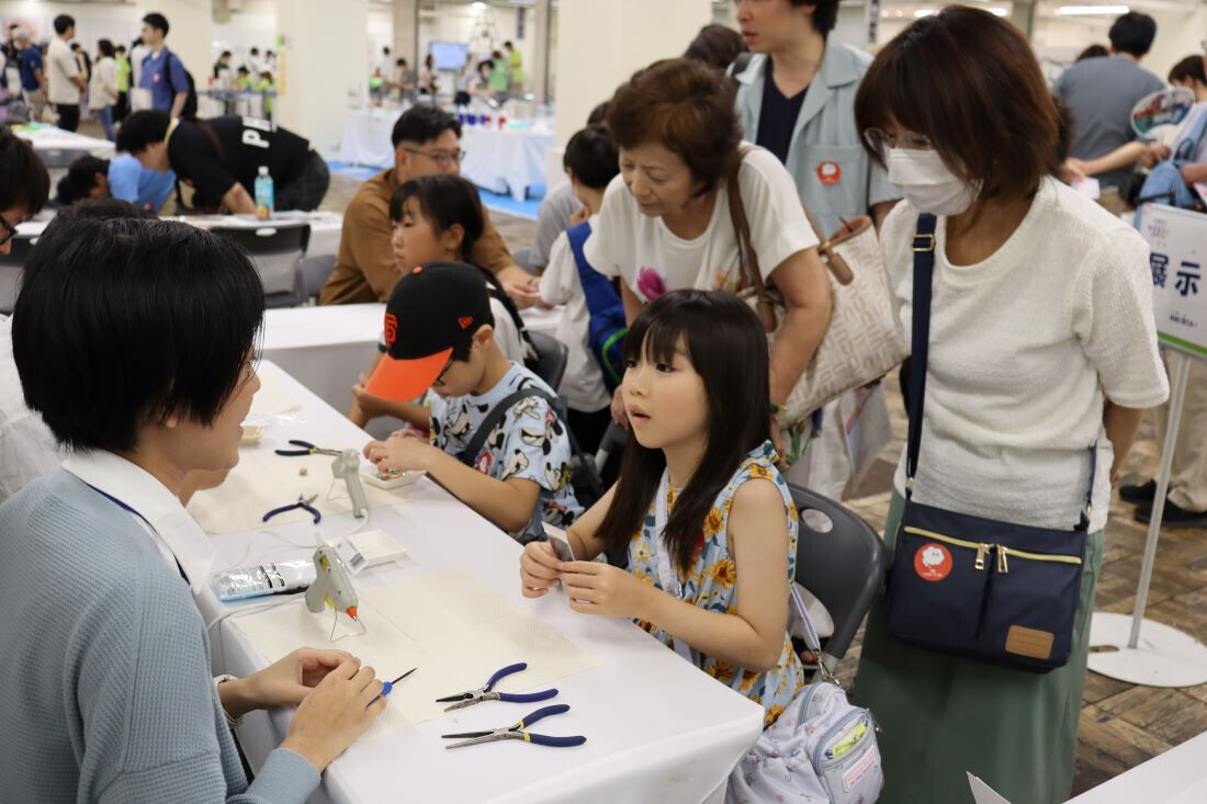 【岡山理科大学】岡山高島屋で「ワクワク、サイエンスフェスティバル。」開催