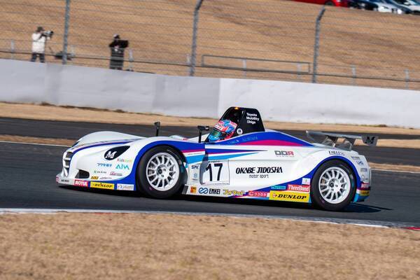 ポール・トゥ・ウィンで今季4勝目を挙げた斎藤愛未が 自身初のシリーズチャンピオンに輝く