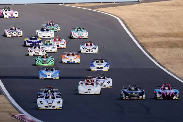 ポール・トゥ・ウィンで今季4勝目を挙げた斎藤愛未が 自身初のシリーズチャンピオンに輝く