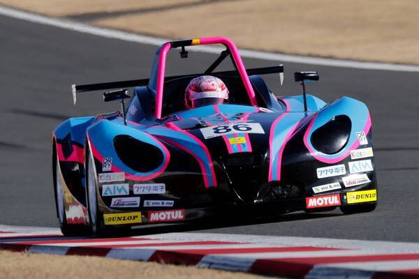 ポール・トゥ・ウィンで今季4勝目を挙げた斎藤愛未が 自身初のシリーズチャンピオンに輝く