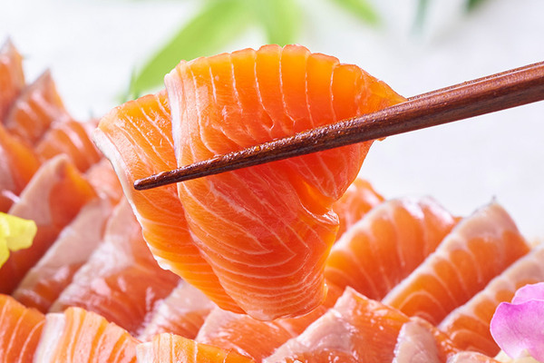 【大江戸温泉物語 鹿教湯（かけゆ）】（長野県）。 3月1日スタートの【春のまんぞくバイキング】と良質な温泉、花を愛でる春旅のご案内