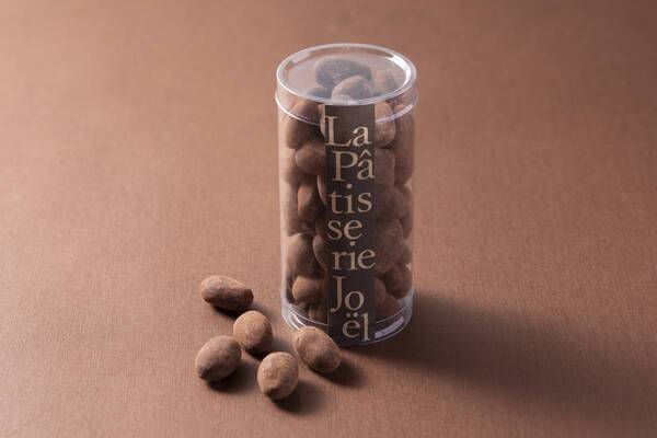 今年のバレンタインは淀屋橋odonaで！ 「ラ・パティスリー ジョエル」から期間限定の贅沢な生チョコや、 「プレスキル ブティック」の実力派ショコラティエが作るショコラなど。