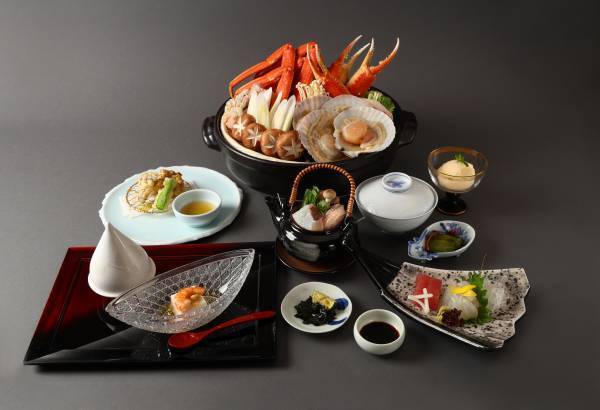 【西明石ホテルキャッスルプラザ】火鍋、蒸し鍋、ブイヤベースなど多彩、兵庫県明石市のホテルが「世界の鍋フェア」開催！和洋中レストランの共同企画！