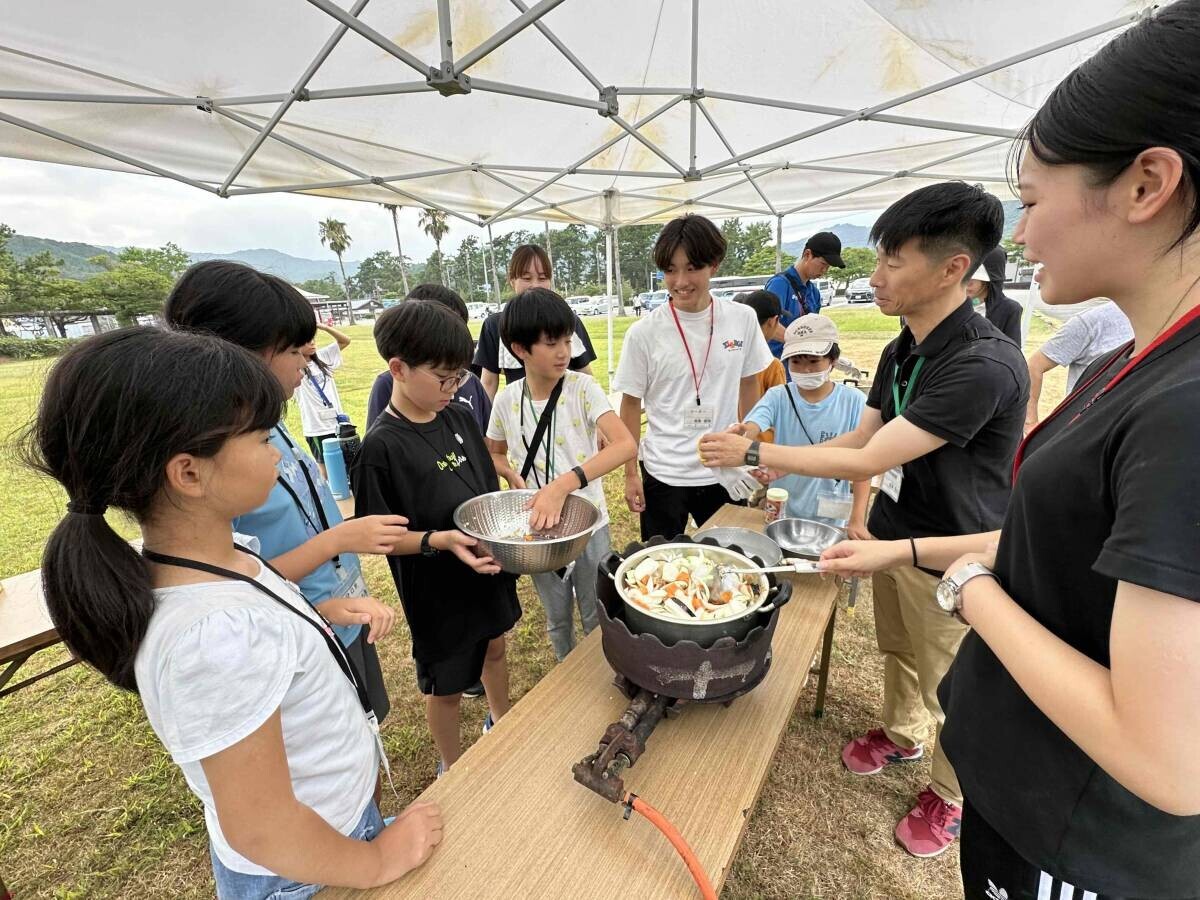 大阪国際大学の学生が守口市の友好都市交流事業「子ども交流事業」に指導員として協力