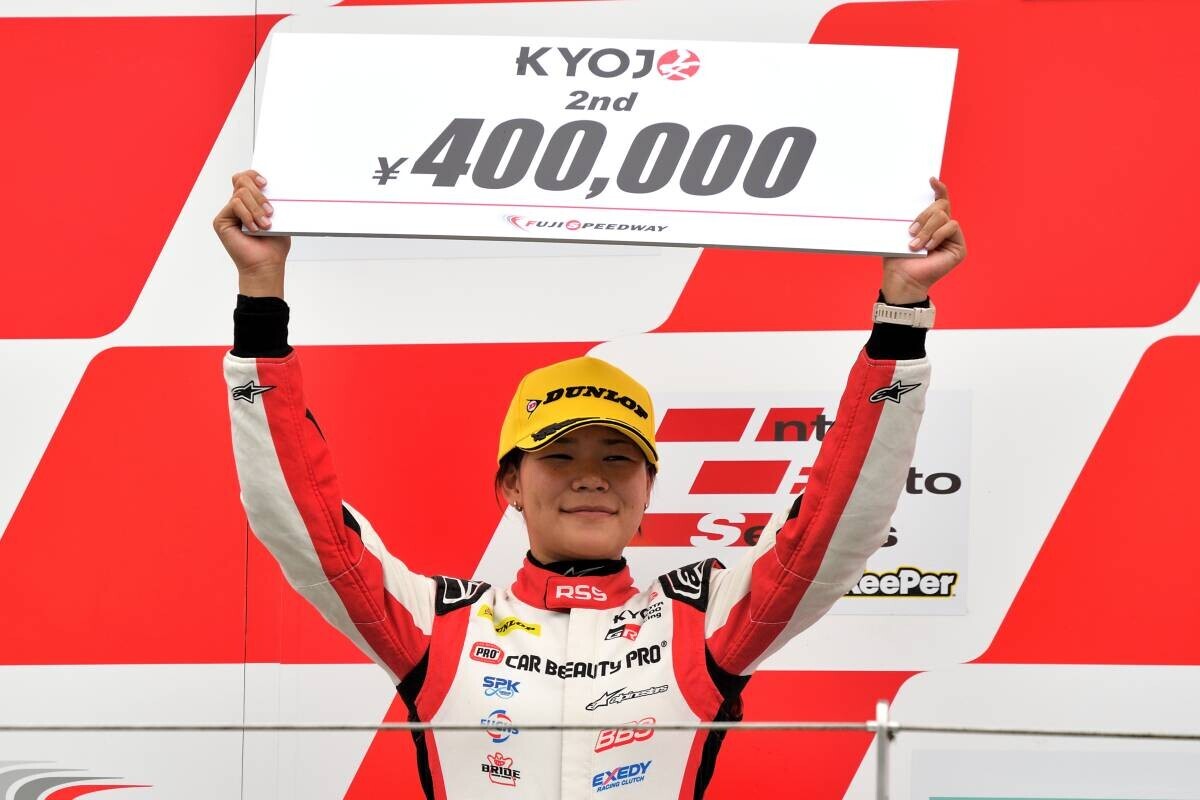 ポールポジションスタートの斎藤愛未が今季3勝目