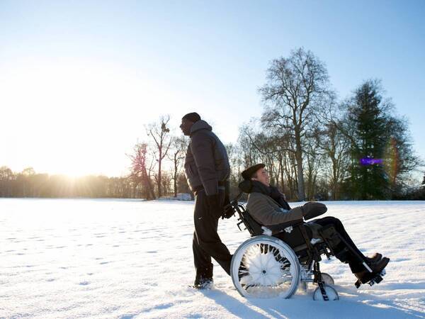 3月は日・米アカデミー賞特集！ 『フラガール』『英国王のスピーチ』『最強のふたり』 「日曜シネマ劇場」よる7時～ BS12 トゥエルビで放送