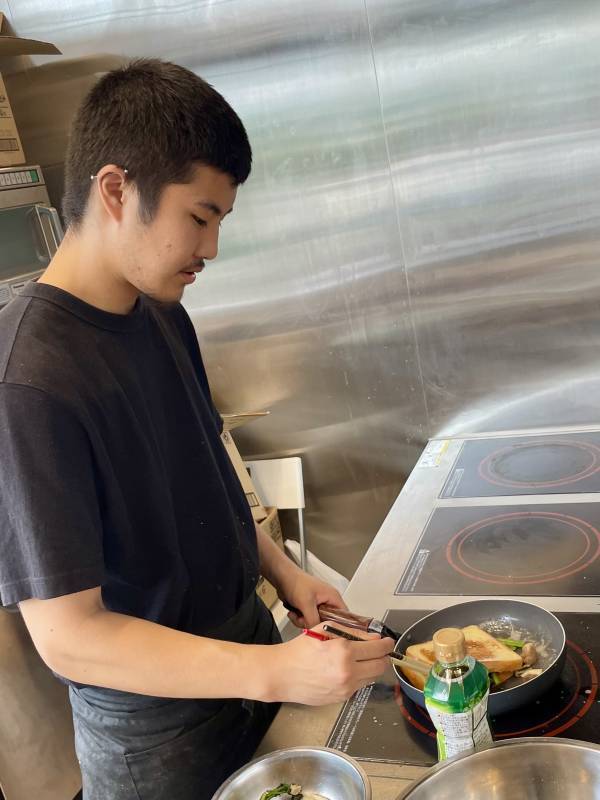 東神奈川【学生筋肉カフェ】「カフェロニー/Cafe Ronnie」がオープン！