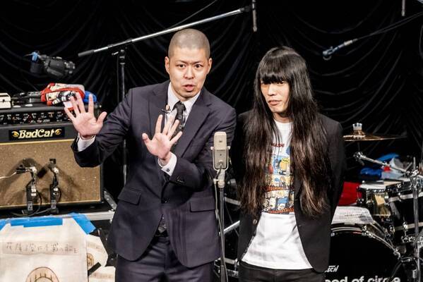 a flood of circleと漫才師・金属バットのツーマンライブ「KINZOKU Bat NIGHT at 東京キネマ俱楽部」日本で一番ワケの分からない夜に。