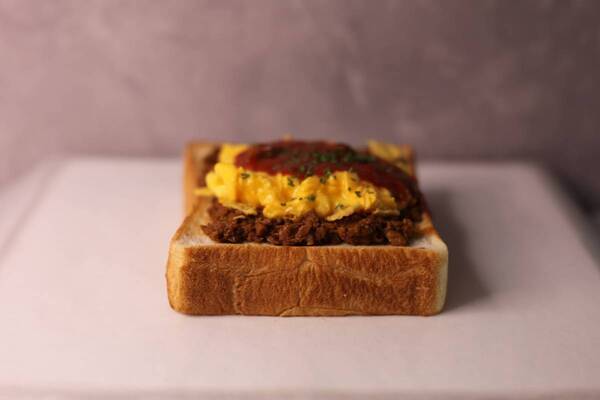 【沖縄・読谷】290円～食べられるホテルスタイルのモーニングへリニューアル！南国風グラノーラなど全9種類の多彩なメニューで特別な朝を！