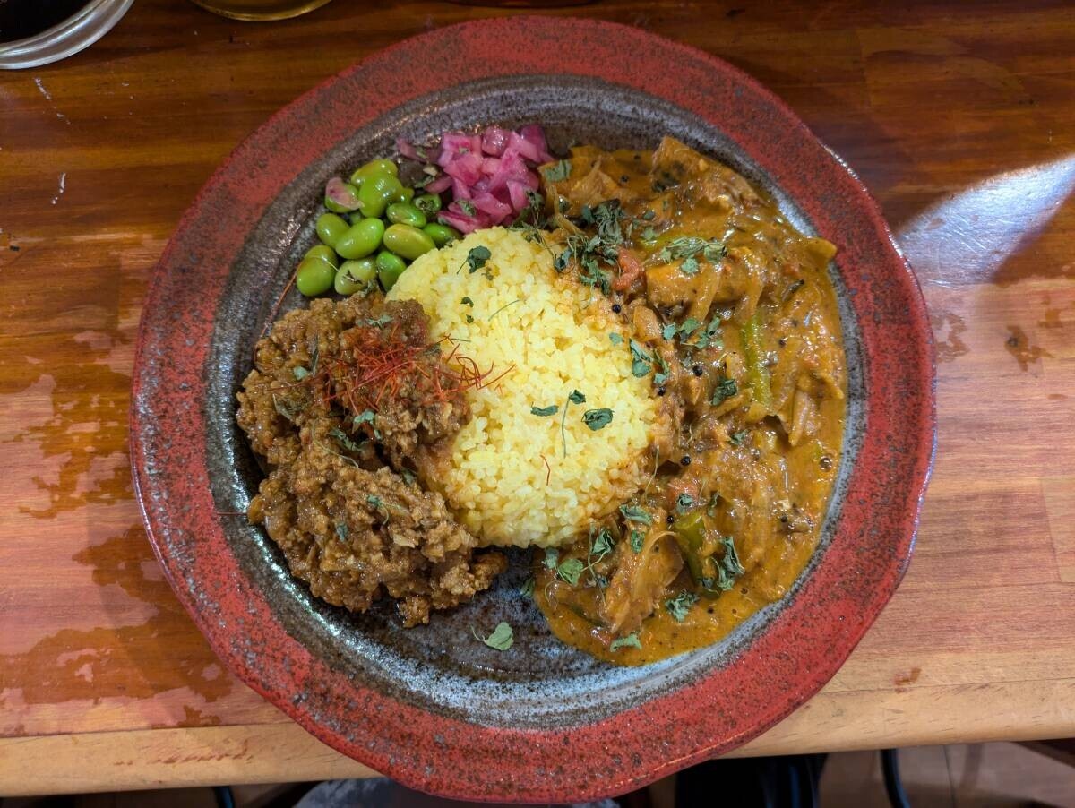 新橋【美人店主が作るスパイスカレー】「Amateras cafe」オープン