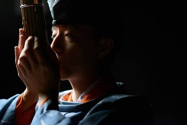 ⽇⽐⾕公園にて開催中の Park×Art 新しい公園のかたち「Playground Becomes Dark Slowly」、最終⽇の5⽉12⽇（⽇）に⼤巻伸嗣氏の作品前でパフォーマンス開催決定！