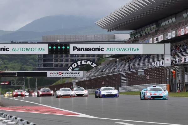 SUPER GTドライバーも多数参戦。2024開幕大会は福住仁嶺が2連勝を飾る