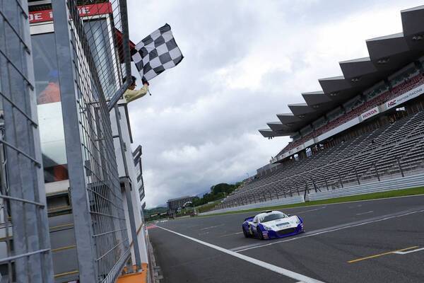 SUPER GTドライバーも多数参戦。2024開幕大会は福住仁嶺が2連勝を飾る