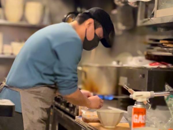 【日本初】【まるで餅】ラオスの国民食「カオピヤック・セン」専門店「カオmocchi」が目黒にオープン！