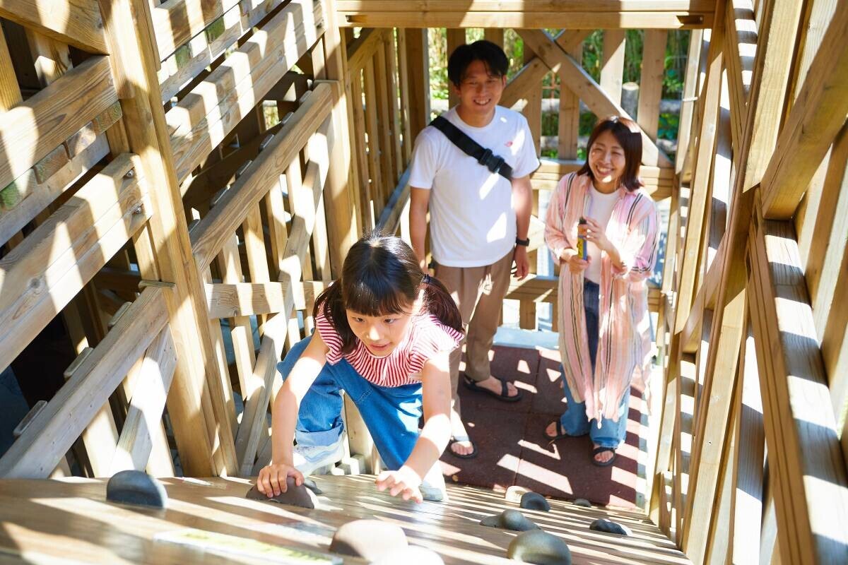 兵庫県立淡路島公園アニメパーク「ニジゲンノモリ」×神姫観光（神姫バス） 『NARUTO＆BORUTO 忍里』日帰り満喫チケット2種類がオリジナル特典付きで9月5日より販売開始