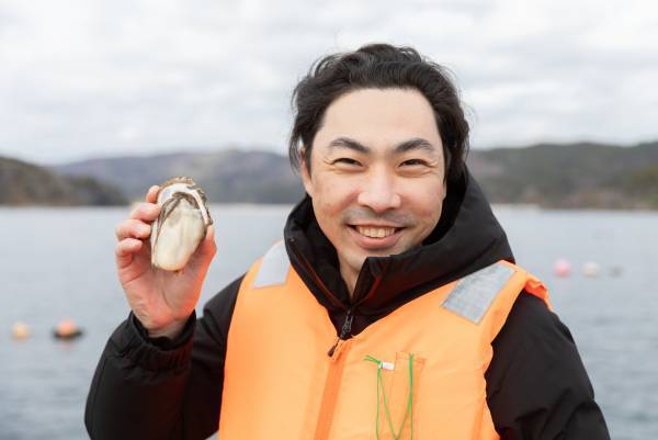 【宮城県・一の坊リゾート】安心、高品質な食材を求めて「Meet-Up TOHOKU ソト活 一の坊™️」宮城県雄勝湾・牡蠣生産者の成澤さんを訪ねました