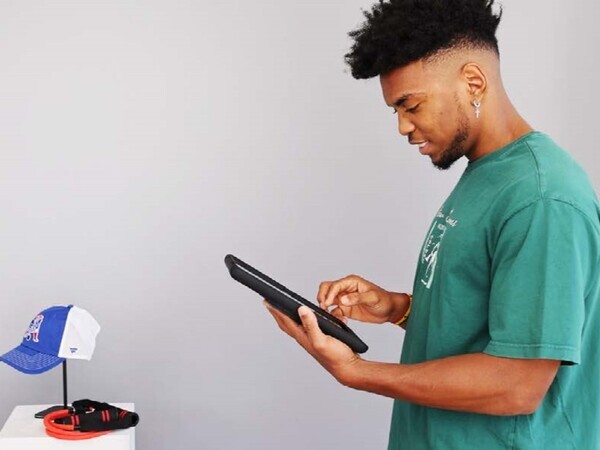 J21、iPad用タブレットスタンド製品ラインナップ拡充 - コンピュロックス社製「PowerMove」シリーズ販売開始！