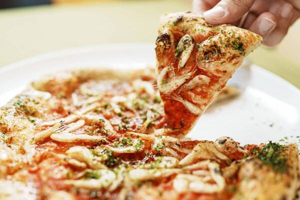 淡路島西海岸「Ladybird Road」で楽しむ本格イタリアンが登場！ 「Sole」手作りピザ、「Cafetta」イタリアンドルチェを12月12日より提供開始！