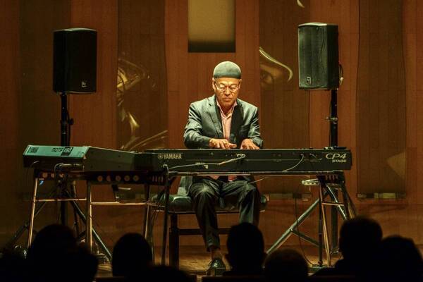 『エイコン・ヒビノ528Hz眠るコンサートpresented by HUGMOTTI』開催！ “眠るコンサート”で眠れたのか？