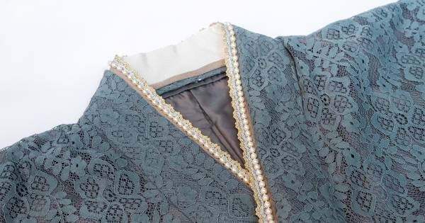 バレンタインの京都観光に。かわいらしく上品な新作重ね衿がレースコーデ着物、振袖プランにて２月１日よりレンタル開始。