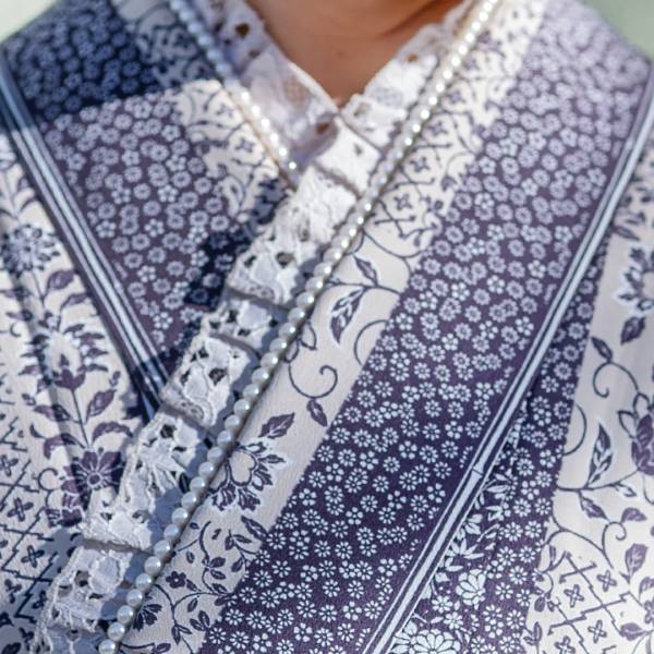 バレンタインの京都観光に。かわいらしく上品な新作重ね衿がレースコーデ着物、振袖プランにて２月１日よりレンタル開始。