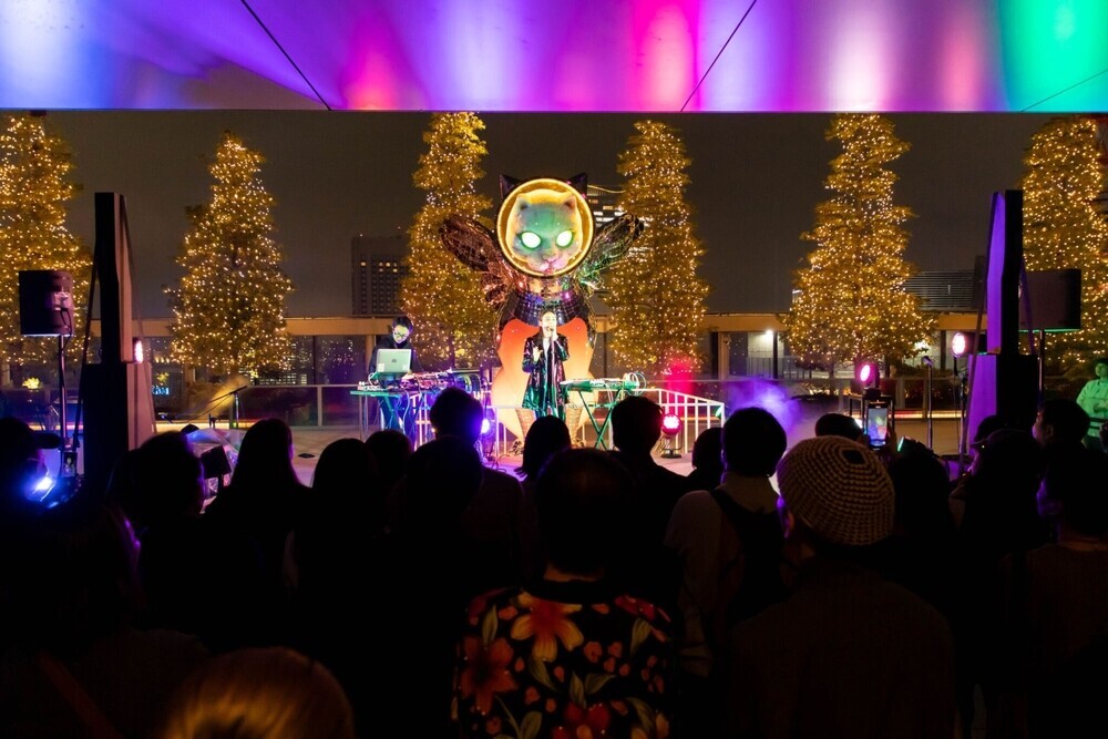 WONK 、Maika Loubtéによるスペシャルステージ 『ROOFTOP LIVE GINZA SIX XMAS 2024』 を開催