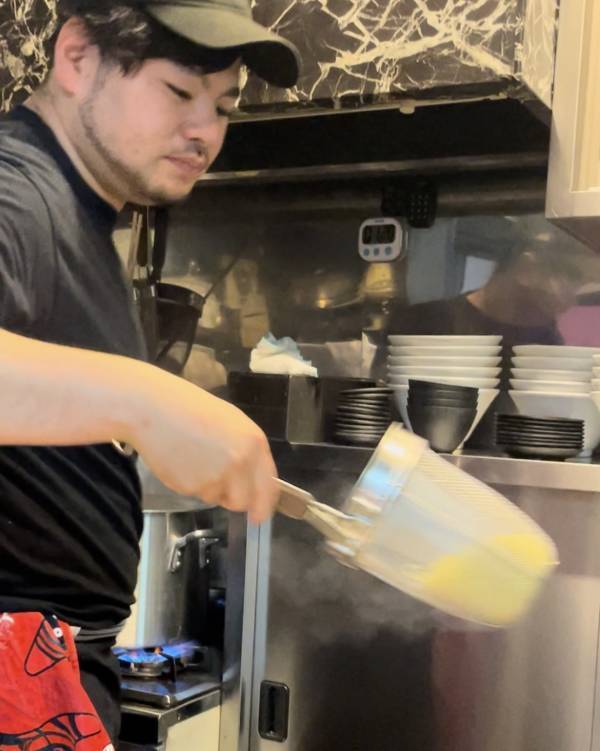 大船【ラーメン大好き】麺や48(シワ)が夢のラーメン店をオープン