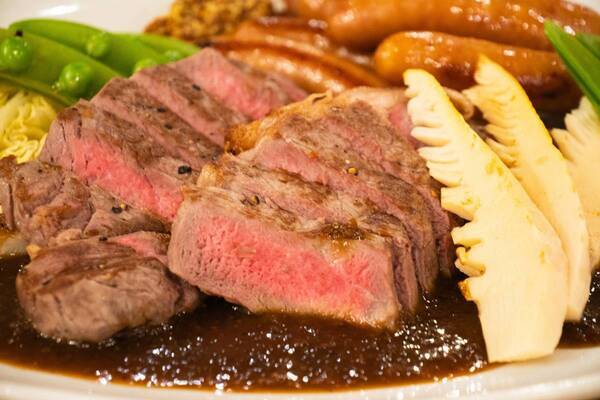 【BBQ&Co】ピクニック感覚で楽しむ、桜×デザートでキュン♡さくら名所100選の明石公園カフェ&レストラン「TTT」、特別プランで春の優雅なひとときを