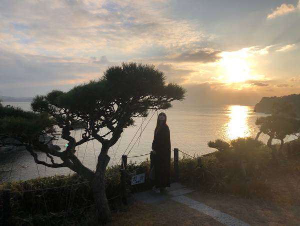 和歌好きで小説家・短歌研究員の宮田愛萌が万葉集の絶景を求めて和歌山へ！「NEXT TRIP ～和歌山 万葉集の舞台となった絶景旅～」1月25日(木)夕方6時30分からBS12で放送！