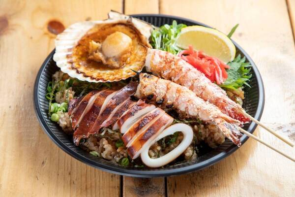 淡路島西海岸 屋外型リゾートレストラン「淡路シェフガーデン by PASONA」 和モダンカフェ『三代目太三郎』／海鮮焼き『大漁なぶら』　新たに2店舗OPEN！