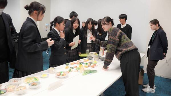 大阪国際大学・短期大学部が門真市のキャリア教育に貢献―門真はすはな中学校生徒（２年生）のキャンパス見学会―