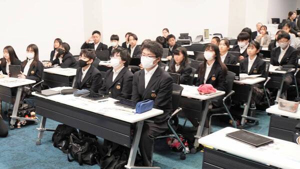 大阪国際大学・短期大学部が門真市のキャリア教育に貢献―門真はすはな中学校生徒（２年生）のキャンパス見学会―