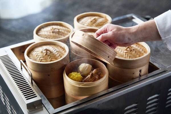 ホテル アゴーラ リージェンシー 大阪堺　ゴールデンウィーク限定 オープンテラスでご褒美体験　ディムサム（点心）をプラスした新スイーツビュッフェ