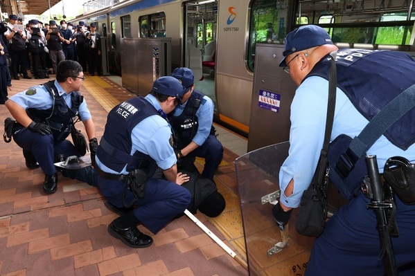 「粗暴犯対応訓練」を実施しました【相模鉄道】