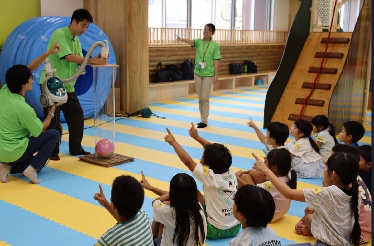 【岡山理科大学】子どもたちの歓声に包まれて　科学ボランティアの学生たちが鹿児島・姶良で「ワクワクあいらサイエンス教室inちるどん」