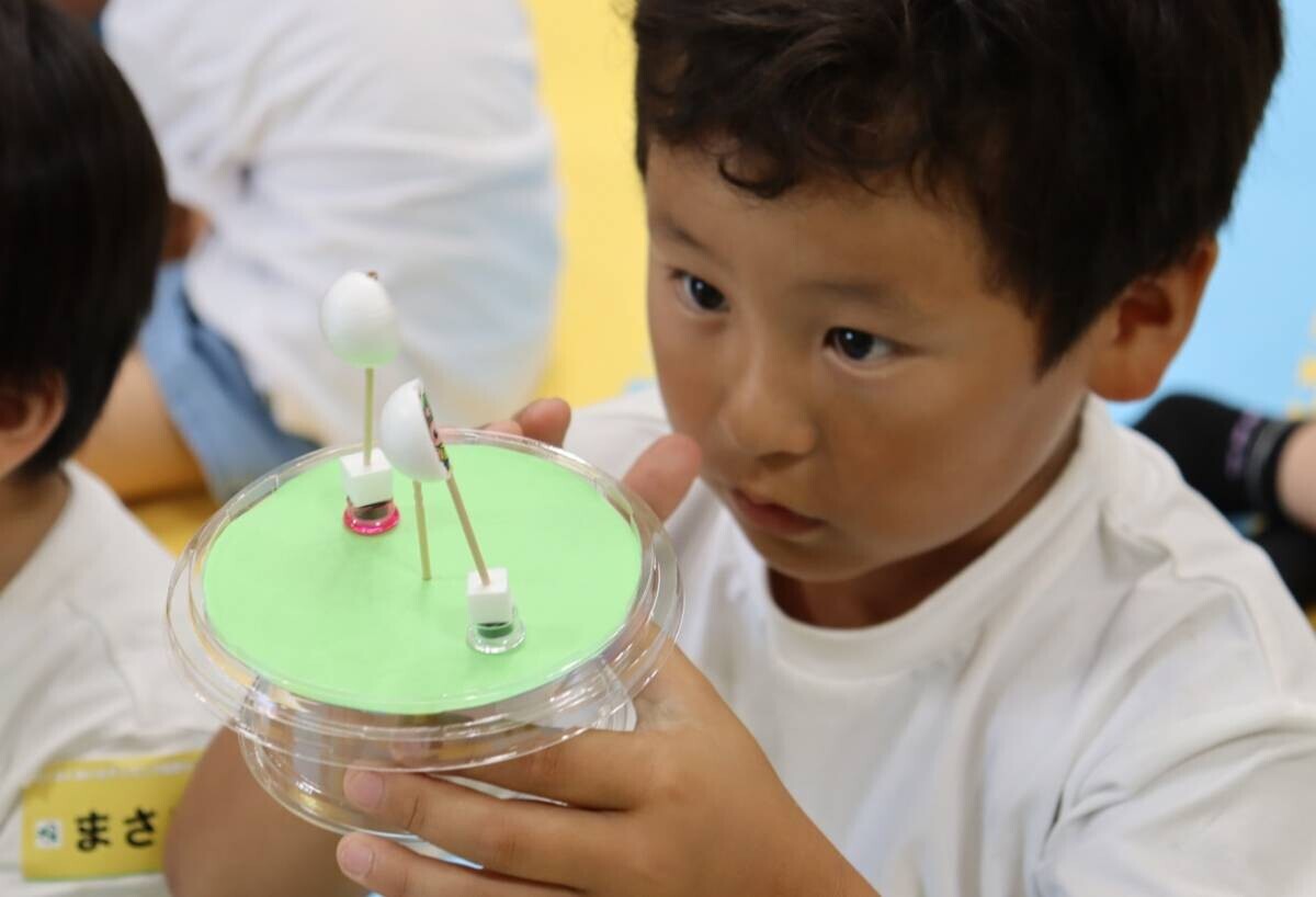 【岡山理科大学】子どもたちの歓声に包まれて　科学ボランティアの学生たちが鹿児島・姶良で「ワクワクあいらサイエンス教室inちるどん」