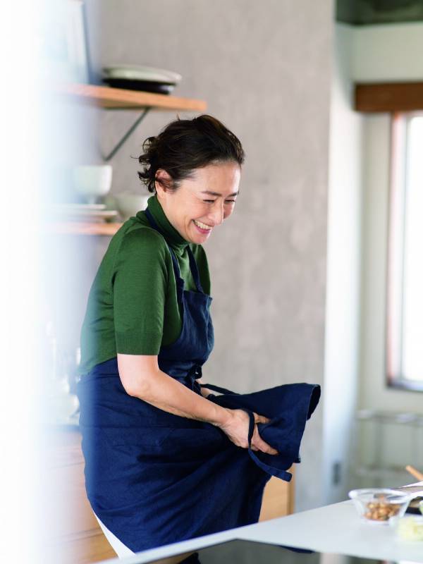 亜希、待望の初弁当レシピ＆エッセイ本『亜希の「ふたが閉まるのか？」弁当』3/15発売 ～母ちゃんと息子2人、笑いと涙の18年の弁当記録～