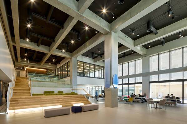 麗澤大学　校舎「さつき」　CASBEE柏にてSランクを取得　学校用途の建築物では史上初