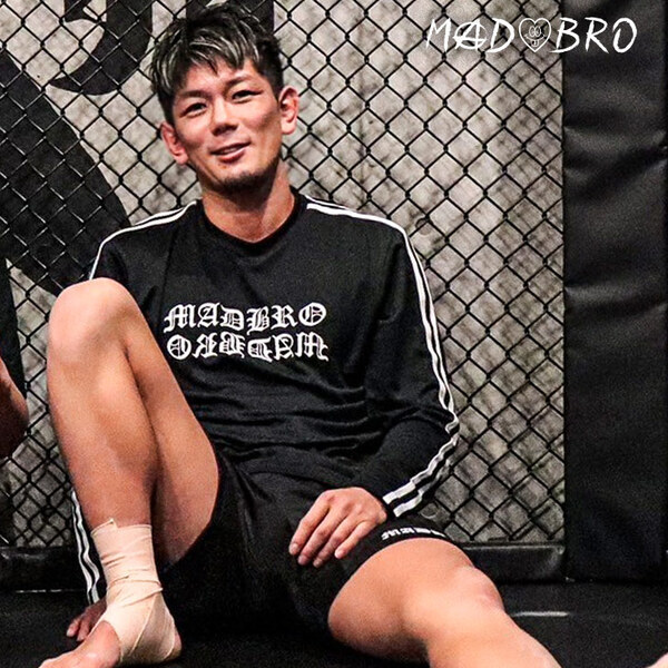 格闘家・皇治選手プロデュース『MADBRO』（マッドブロ）より皇治が“ガチ”でプロデュースした 『トレーニングウェア』が登場！