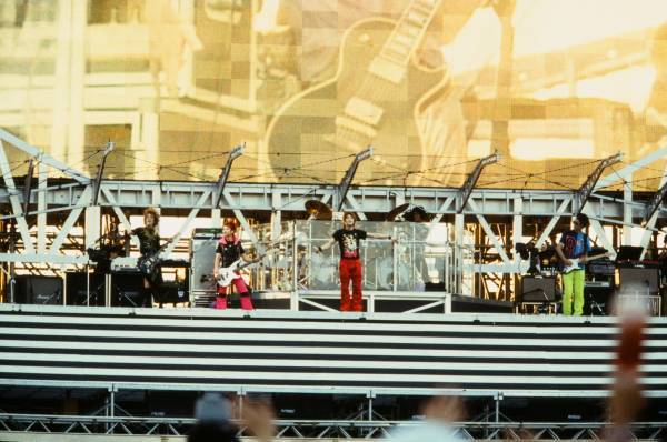 《  TERU から最新コメントが到着！ 》 祝！デビュー30周年 ２日連続！GLAY特集 ＢＳ松竹東急(BS260ch)にて全国無料放送