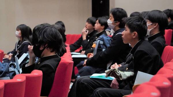 大阪国際大学・大阪国際大学短期大学部が守口市のキャリア教育に貢献―守口市立大久保中学校生徒（２年生）のキャンパス見学会―