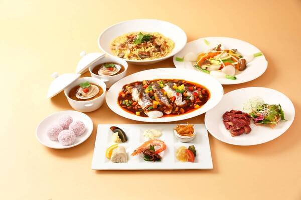 【ホテルキャッスルプラザ】西明石から始まる春の美食旅、「Four Seasons ～桜フェア」開幕！春爛漫な桜にちなんだ多彩な料理、ロビーには桜アートで華やかな演出も！