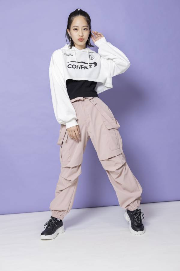 PINK-latte （ピンクラテ）  ニコラ専属モデル 池端 杏慈さんが着こなす “Beeeee POP!”なスケーターガールスタイルを 2月1日（木）よりWEBサイトにて公開！