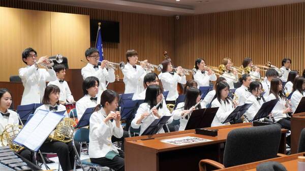 大阪国際大学・大阪国際大学短期大学部の吹奏楽部が守口市議会場コンサート「奏でるMORIGUCHI2025」で出演