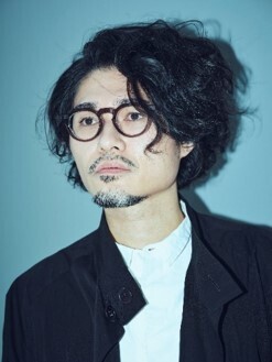 学生生活の甘酸っぱさやほろ苦さを「青春のフレーバー」に。 麗澤中学・高等学校の学生とマザーハウスのチョコレートブランド・LITTLE MOTHERHOUSEが 共同開発した「青春チョコレート」数量限定で発売。 2月23日（日）24日（祝）、生徒参加の販売会をマザーハウス本店で開催